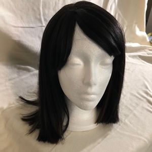 Amore Mio synthetic hair wig Full lace cap dark brown with brown streaks NWOT